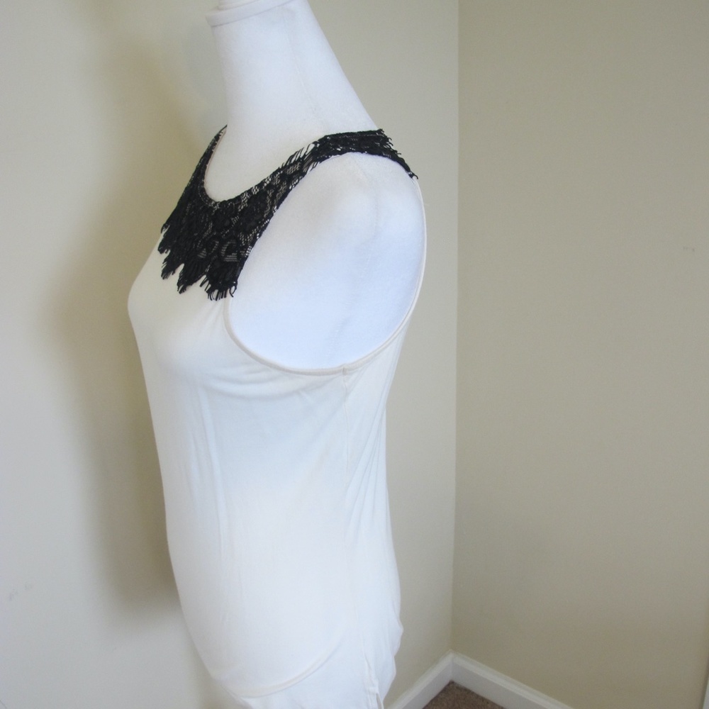 Express Women's Lace Sleeveless date night Top Shirt Size Small black white EUC - Picture 3 of 7